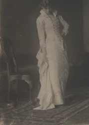 [Woman in White Laced-bodice Dress in Thomas Eakins Stúdió], 1880-as évek, 1880-as évek.