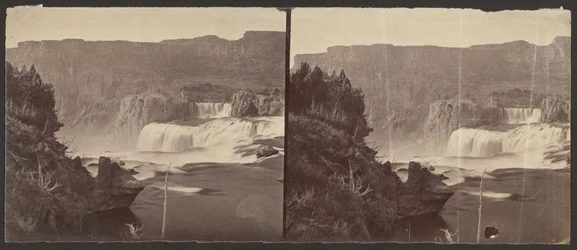 [Shoshone-vízesés, Snake River, Idaho, déli látkép, a szomszédos falak mintegy 1 000 láb magasak]