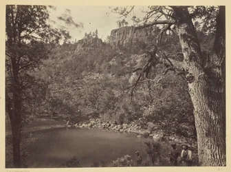 Kilátás az Apache-tóra, Sierra Blanca hegység, Arizona