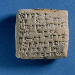 Tábla gravírozott Tirirsama levelével, Niqmepa királynak, Atshanából, Kr.e. 14. század (sült agyag)