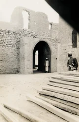 A keleti kapu és torony belseje, Szent Simeon kolostor, Asszuán, Egyiptom, Ugo Monneret de Villard fotója.