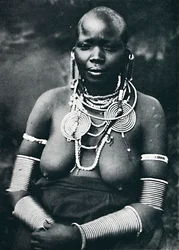 Masai matróna, 1912