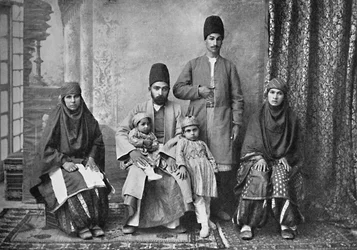 Egy perzsa parszi család, 1902