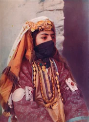 Egy perzsa hölgy, 1902