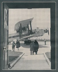 A modern világ szimbóluma – A Croydon Aerodrome-on beszálló utasok, 1935