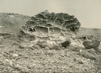 Egy viharvert kenyte-szikl a téli negyed közelében, 1908, 1909.