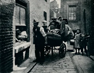 Egy költözés a londoni Slumopolisban, 1901 1901