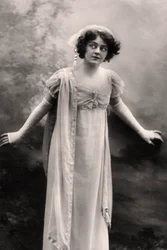 Adrienne Augarde 1882-1913, angol színésznő, 1907