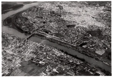 Sevilla, Spanyolország légi felvétele egy Zeppelinről, 1929 1933