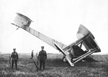 Alcock és Brown repülőgépe az első leszállás nélküli transzatlanti repülés teljesítése után, 1919