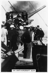 Légvédelmi ágyú a HMS Nelson fedélzetén, 1937
