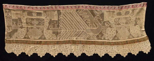 Pávamotívumos szegély, 18-19. század