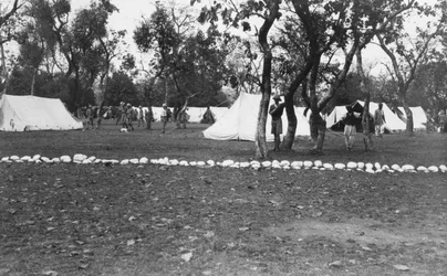 Brit hadsereg táborozása a Yamuna folyónál, India, 1917