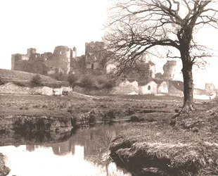 Caerphilly kastély, Wales, 1894.