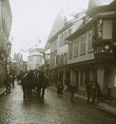 Német katonák oszlopa, Ribeauvillé, Franciaország, c1914-c1918