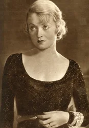 Constance Bennett amerikai színésznő, 1933