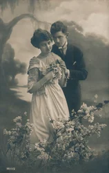 Pár, c1910
