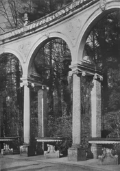 Oszlopsor és szökőkutak részlete, Zene temploma, Versailles, Franciaország, 1924