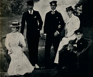 Családi csoport Cowesben, 1890-es évek eleje, 1945.