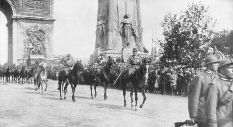 Montuori tábornok és olasz csapatok a győzelmi felvonuláson, Párizs, Franciaország, 1919. július 14