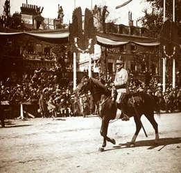 Toulorge tábornok a győzelmi parádén, Párizs, Franciaország, 1918-c1919