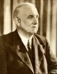 George Lansbury, 1930, 1935.