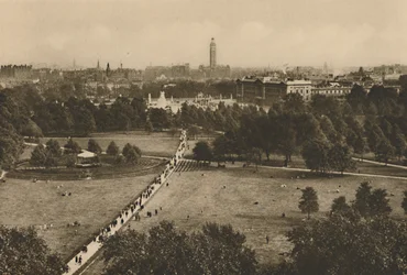 A Green Park és a Westminster a régi devonshire-i helyszínt bitorló szerkezetből, 1935.