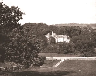 Haddon Hall, Bakewell közelében, Derbyshire államban, 1894.
