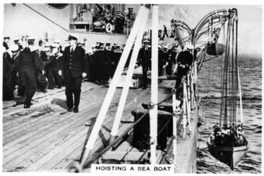 Tengeri csónak emelése, HMS Nelson, 1937