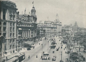 A Bundban A vállalkozó szellemű külföldi megszállt, 1935-ben