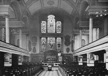 A Piccadilly-i Szent Jakab-templom belseje, 1903