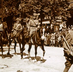 Olasz tisztek a győzelmi parádén, 1918