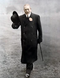 V. György király, 1936