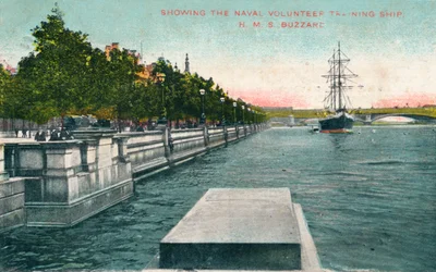 London, Thames Embankment – A haditengerészeti önkéntes kiképzőhajó bemutatása, H.M.S. Buzzard, 1907