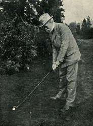 Lord Avebury mostanában golfozni kezdett, 1901.