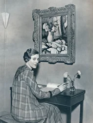 Marie Ney a lakásában, 1934