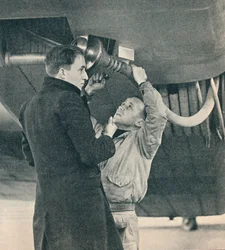 Sir Alan Cobham által kidolgozott módszer a repülőgépek tankolására, c1936 c1937