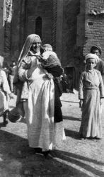 Muszlim nő és gyermek, Irak, 1917-1919