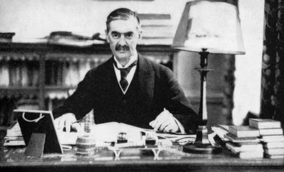 Neville Chamberlain 1869-1940, brit miniszterelnök, 1930-as évek 1936