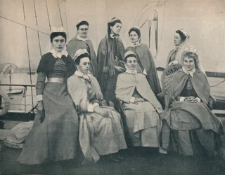 Irány a Háború! Ápolók egy Fokvárosba tartó hajón, c1900.