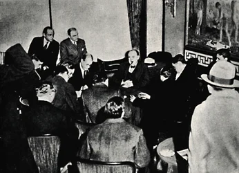 Az Európa fedélzetén, 1931, 1945.
