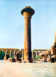 Taharqa király egyik oszlopa, Karnak, Egyiptom, XX. század
