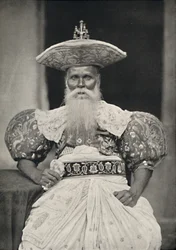 Helyi vezető Kandyban a régi szingaléz jelmezben, 1926