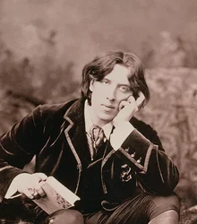 Oscar Wilde ír születésű drámaíró és szellemes, 1882