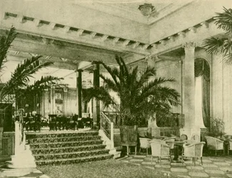 Palm Court and Lounge in the Majestic, 1930.