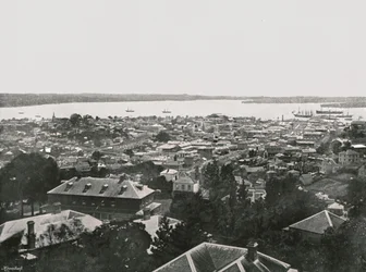 Panorámás kilátás a dombokról, Auckland, Új-Zéland, 1895.