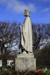 Poissy főiskolai templom. Szent Lajos szobra. Profil, Poissy, Franciaország