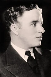 Charlie Chaplin portréja, 1915 körül (fotó)