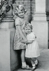 Erzsébet és Margaret Rose hercegnők, 1932, 1937