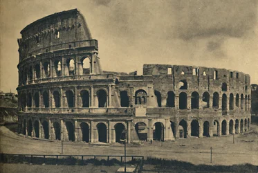 Róma – Colosseumként ismert Flavius-amfiteátrum, 1910.